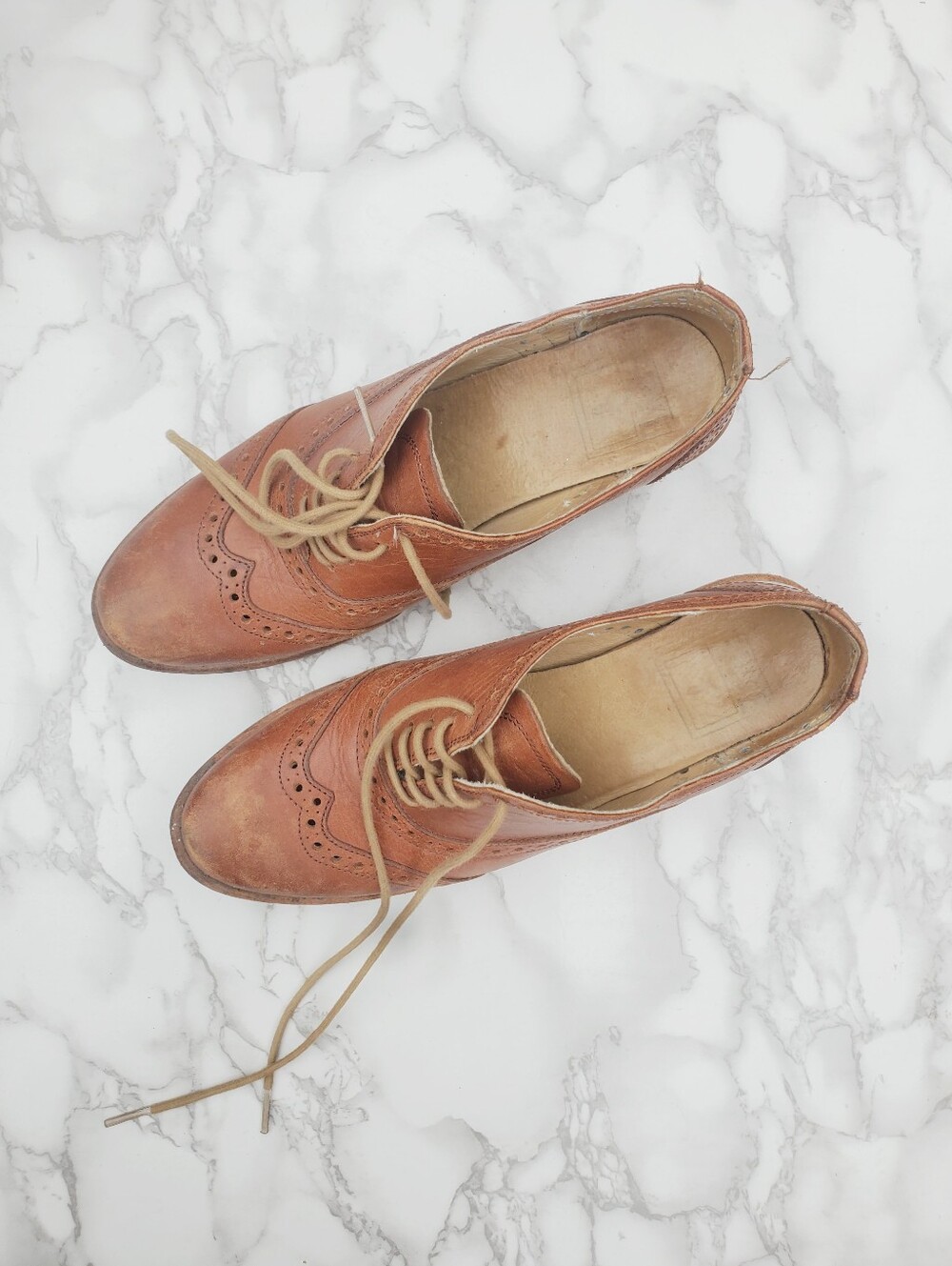 Frye Maggie Brown Leather Wingtip Heeled Oxfords - Size 7.5 - Picture 16 of 16
